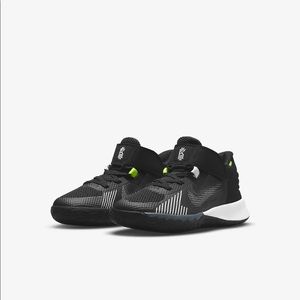Kyrie Flytrap 5
Little Kids' Shoes